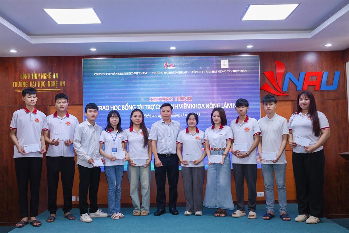 Lễ trao học bổng doanh nghiệp đồng hành cùng sinh viên Khoa Nông Lâm Ngư