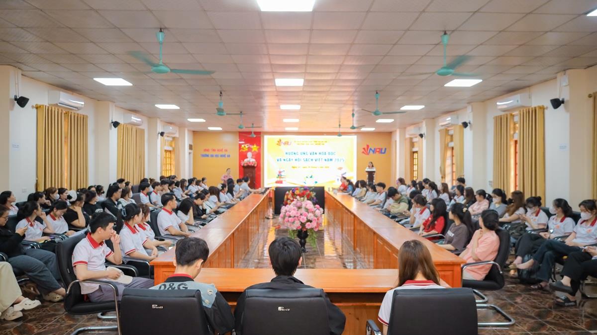 Cùng NAU lan tỏa tình yêu đọc sách trong Ngày Sách Việt Nam 2025!