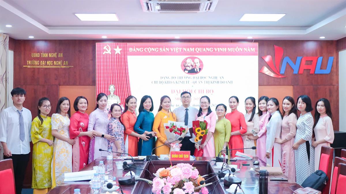 Ban Chủ nhiệm khoa 