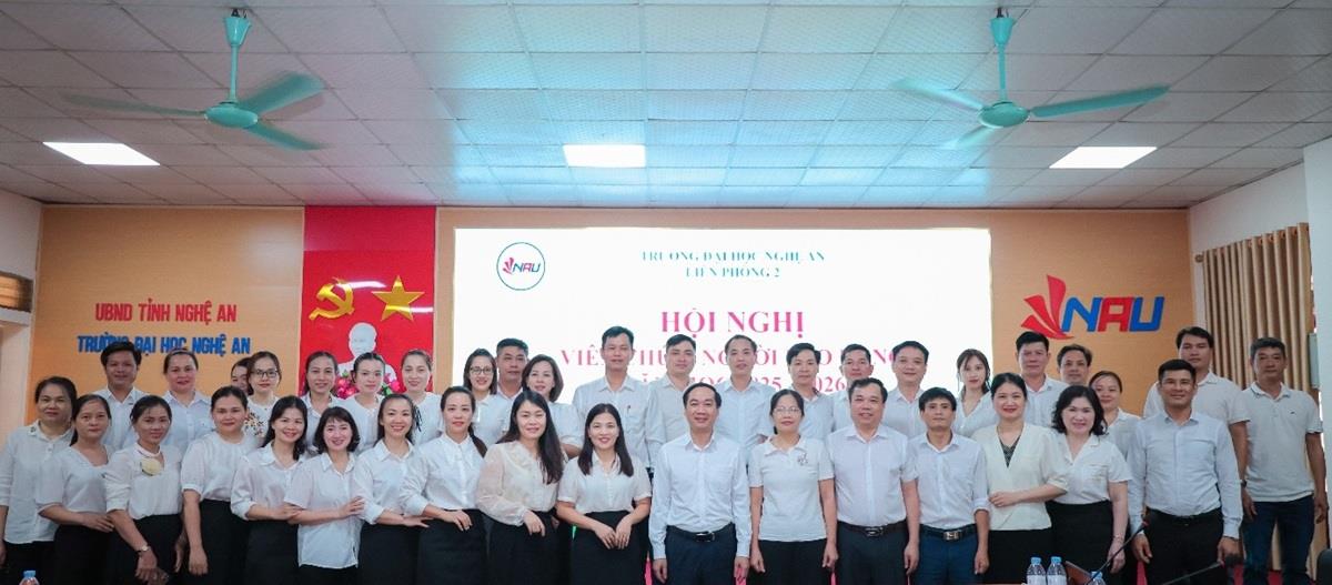 Hội nghị viên chức, người lao động năm học 2025 - 2026 với chủ đề “Đổi mới - Sáng tạo - Chất lượng - Bền vững”