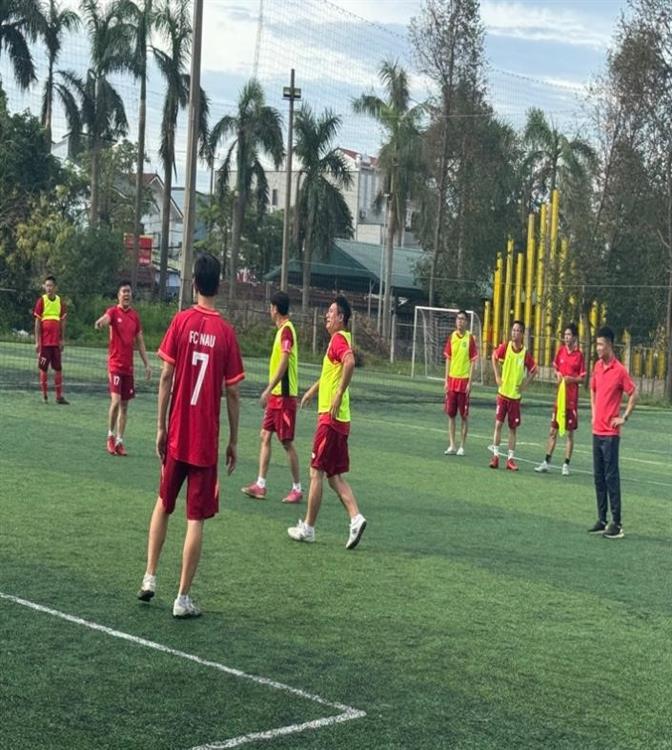 GIẢNG VIÊN KHOA KHOA HỌC CƠ BẢN SÔI NỔI, HÀO HỨNG THAM GIA GIẢI BÓNG ĐÁ NAM CHÀO ĐÓN TÂN SINH VIÊN K12