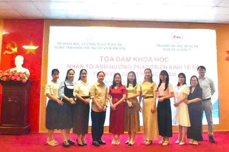 TỌA ĐÀM KHOA HỌC: NHÂN TỐ ẢNH HƯỞNG PHÁT TRIỂN KINH TẾ SỐ TRÊN ĐỊA BÀN TỈNH NGHỆ AN