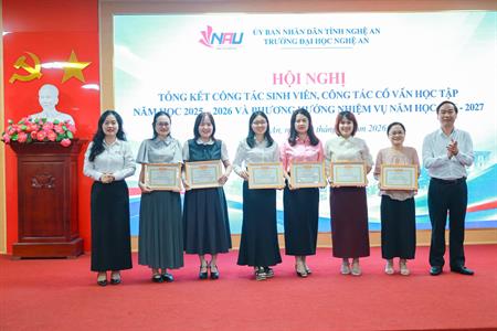 Hội nghị tổng kết công tác sinh viên và công tác cố vấn học tập năm học 2025–2026, triển khai phương hướng, nhiệm vụ năm học 2026–2027.