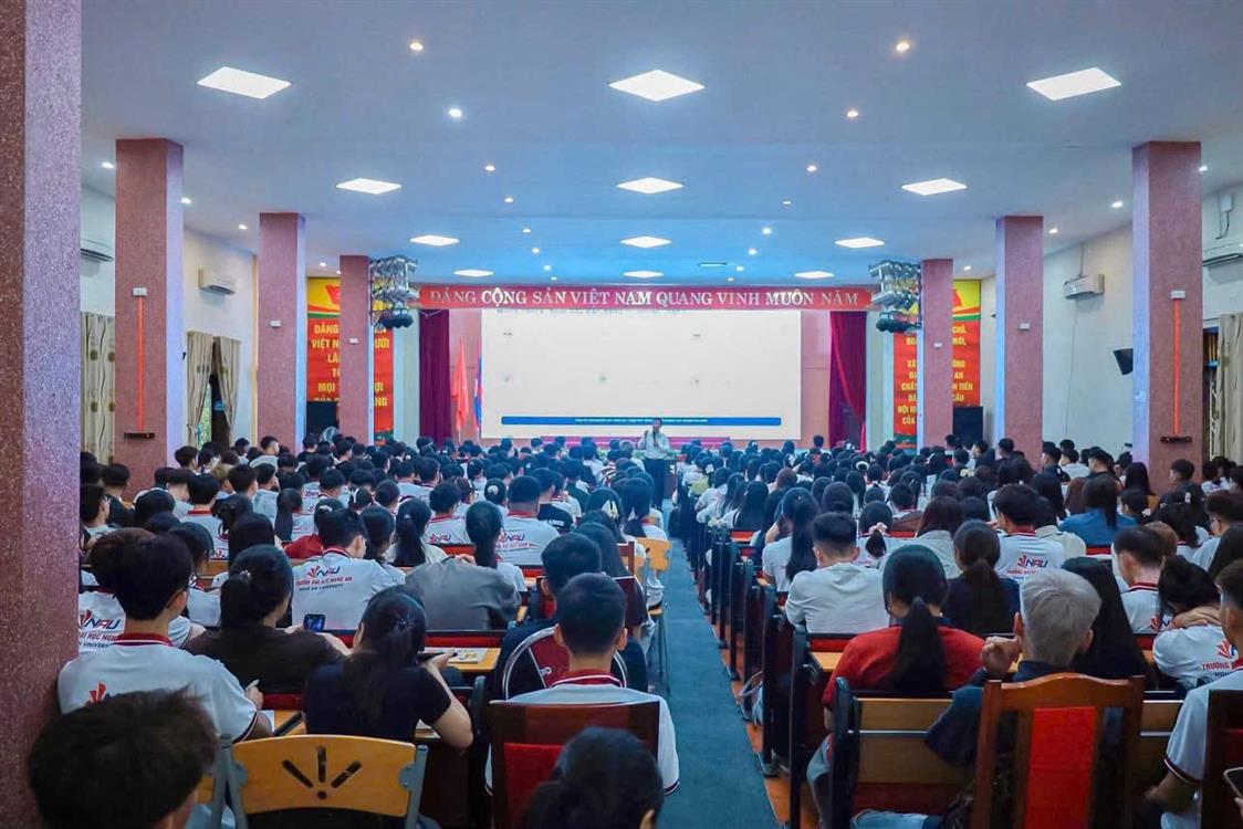 Chào K13 & K48 - Thanh xuân của bạn chính thức bắt đầu từ đây!